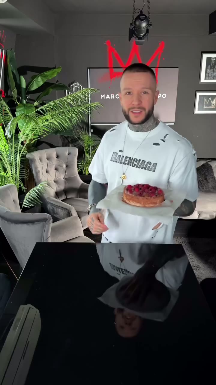 KETO CHOCOLATE CHEESECAKE