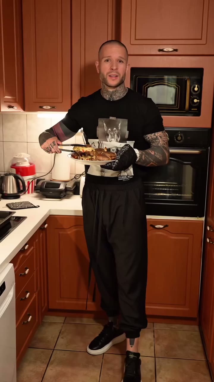 VEGETARIAN KETO BURGER